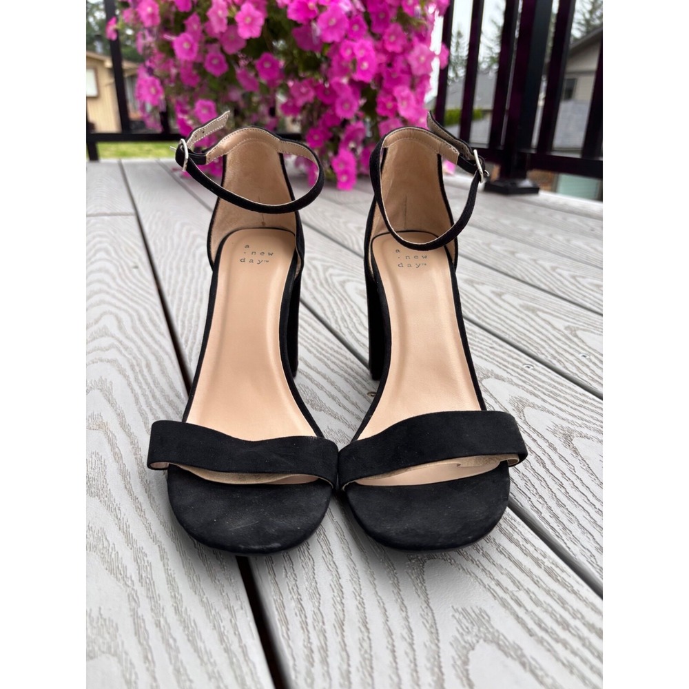 A New Day Black Suede Ankle Strap Block Heel Sandals Women's Size 9 - Picture 5 of 11